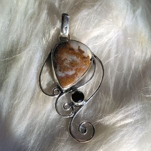 Chrysoprase & Black Onyx Silver Plated Gemstone Necklace Pendant